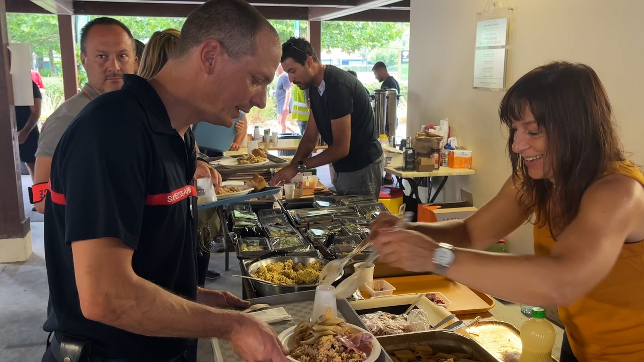 Incendies en Gironde :  aux côtés des bénévoles qui sont aux petits soins pour les pompiers