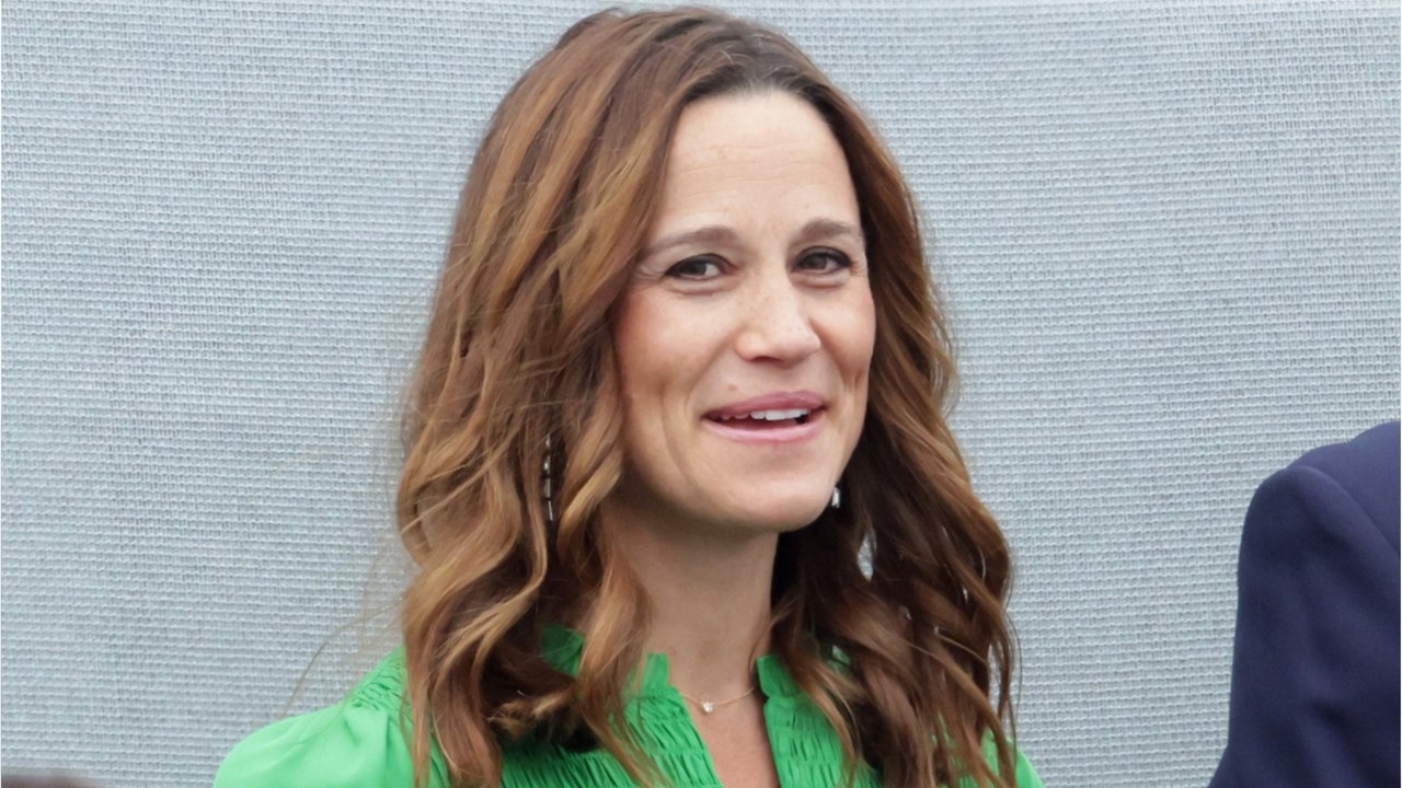 GALA VIDÉO - Pippa Middleton maman d’une petite fille ? Le père de Kate confirme ! (1)