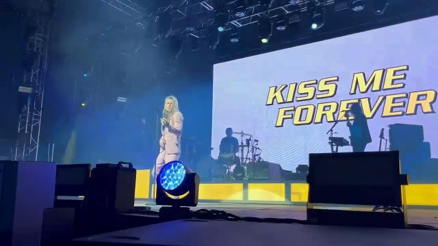 Julien Doré au Martigues summer festiv’Halle