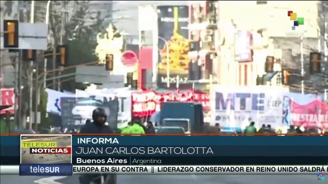 Movimientos sociales y sindicales exigen implementar salario básico universal para los argentinos