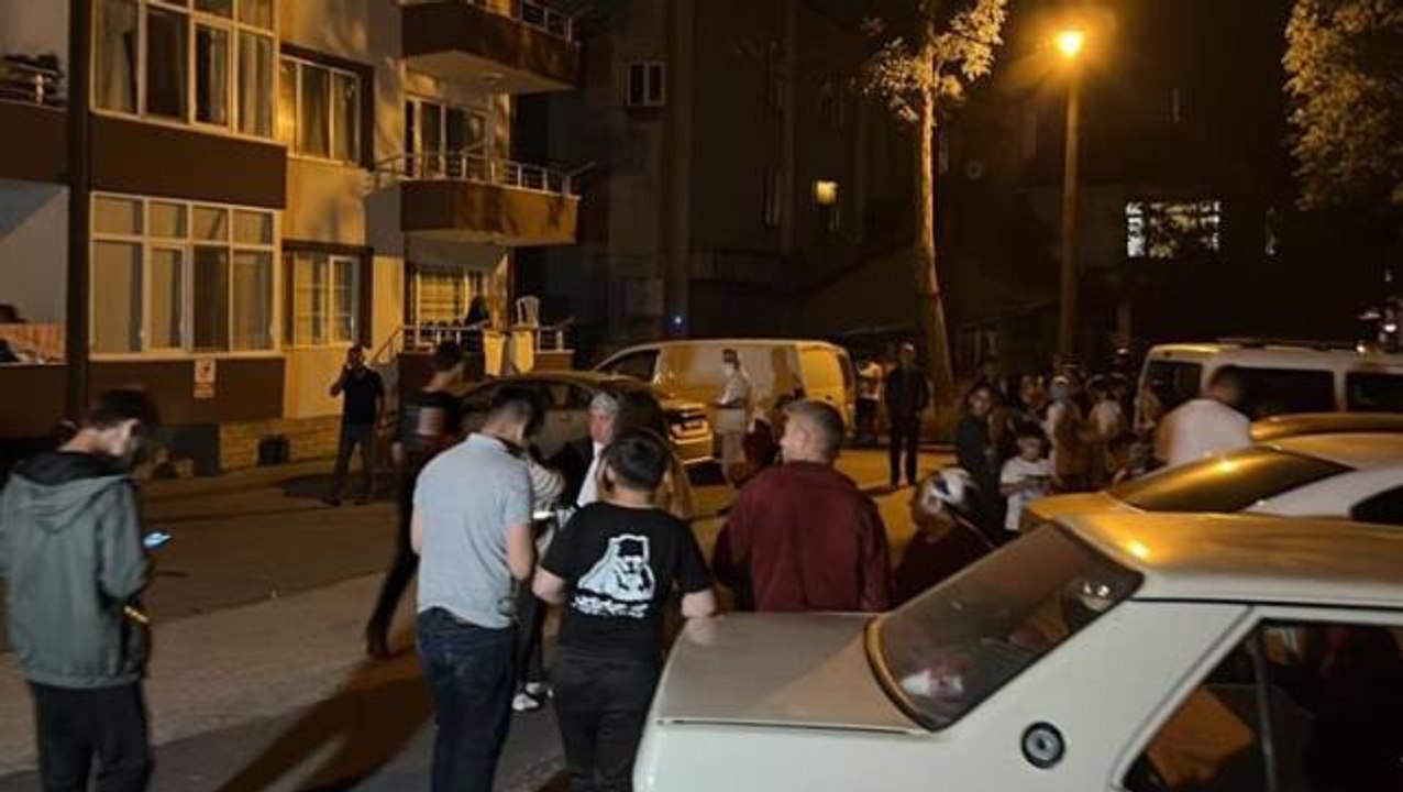 Düzce'deki deprem paniğe neden oldu! Sarsıntıdan korkan vatandaşlar iki ilde kendini sokağa attı