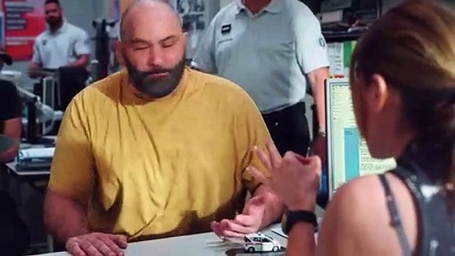 Plus Belle la Vie - Les bébés renversent le commissariat