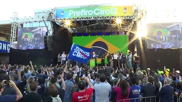 Ciro Gomes oficializa candidatura à Presidência pelo PDT