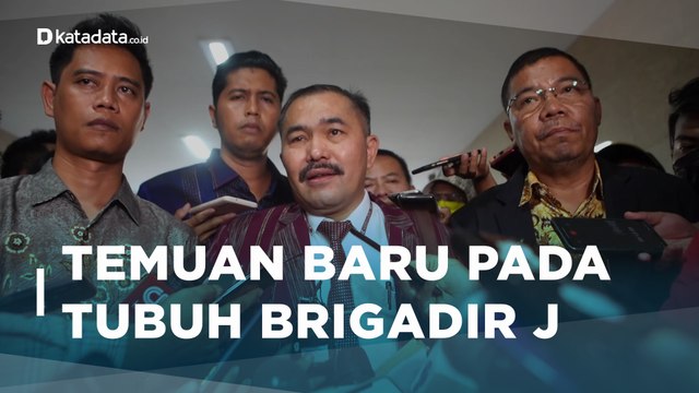 Kuasa Hukum Sebut Ada Luka Jerat di Leher Pada Tubuh Brigadir J | Katadata Indonesia