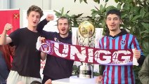 Trabzonspor taraftarları, kupayla poz verdi