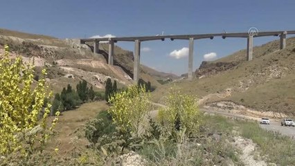 Yapımı süren 120 metre yüksekliğindeki viyadükte sona doğru