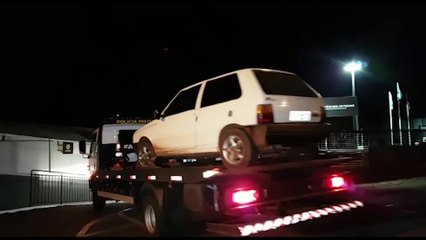 Fiat Uno com queixa de furto é recuperado pela PM na Tito Muffato