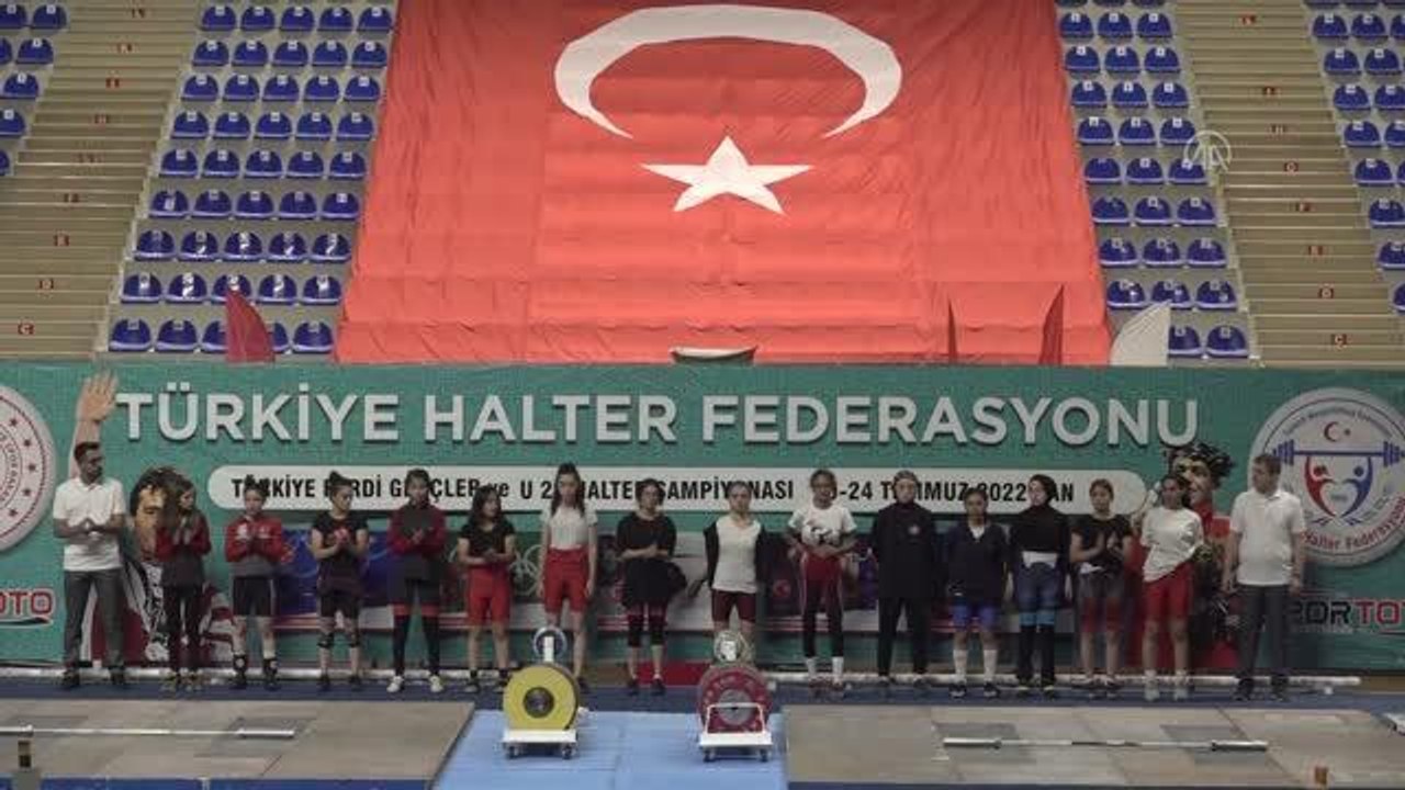 Van haber... Türkiye Gençler Halter Şampiyonası Van'da başladı