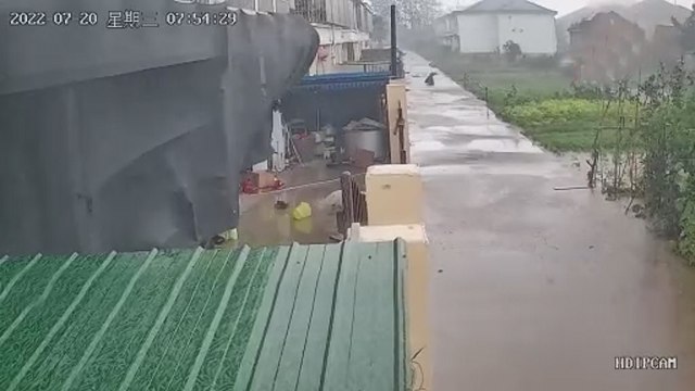 Çin'i kasırga vurdu: 1 ölü, 25 yaralı