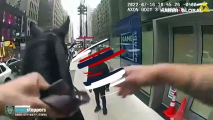 Times Meydanı'nda at üstünde hırsızı kovalayan polis nefes kesti