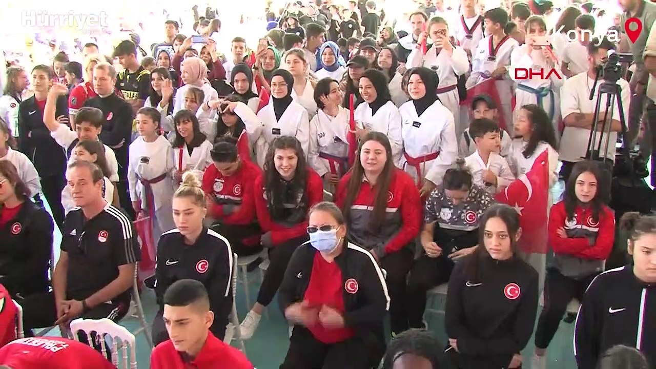 Bakan Kasapoğlu, Bakan Kasapoğlu, Konya’da Olimpik Yüzme Havuzu’nun açılışını yaptı