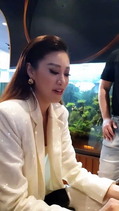 Khành Vân khóc cảm thấy hạnh phúc khi nói về gia đình