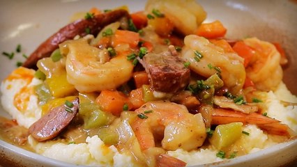 How to Make Charleston Shrimp and Grits