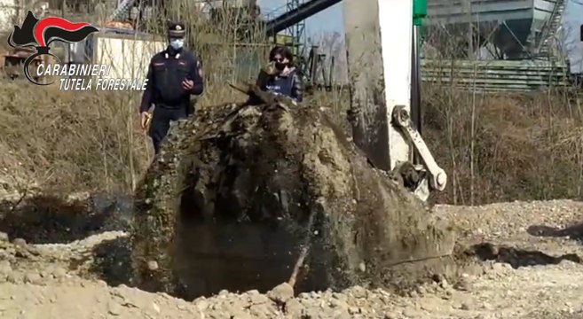 1 milione di tonnellate di rifiuti smaltiti illecitamente in cava del Milanese: 3 arresti (21.07.22)