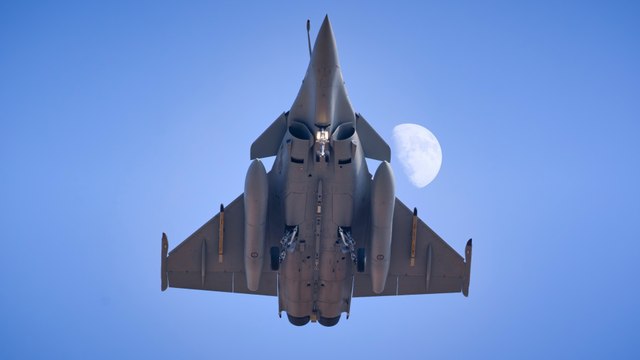 Thales atteint un niveau de commandes record au premier semestre avec le Rafale