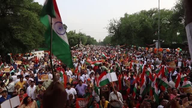 YENİ DELHİ - Hindistan 15. cumhurbaşkanını seçti