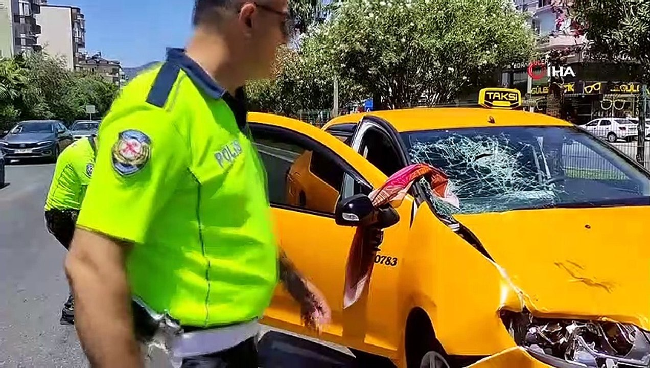 Ticari taksinin çarptığı kadın hayatını kaybetti! Feci kaza anı ortaya çıktı