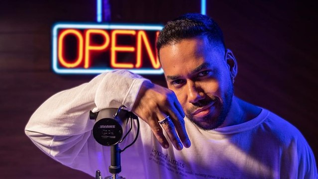 Romeo Santos Sus Huellas (Live Performance) | Open Mic