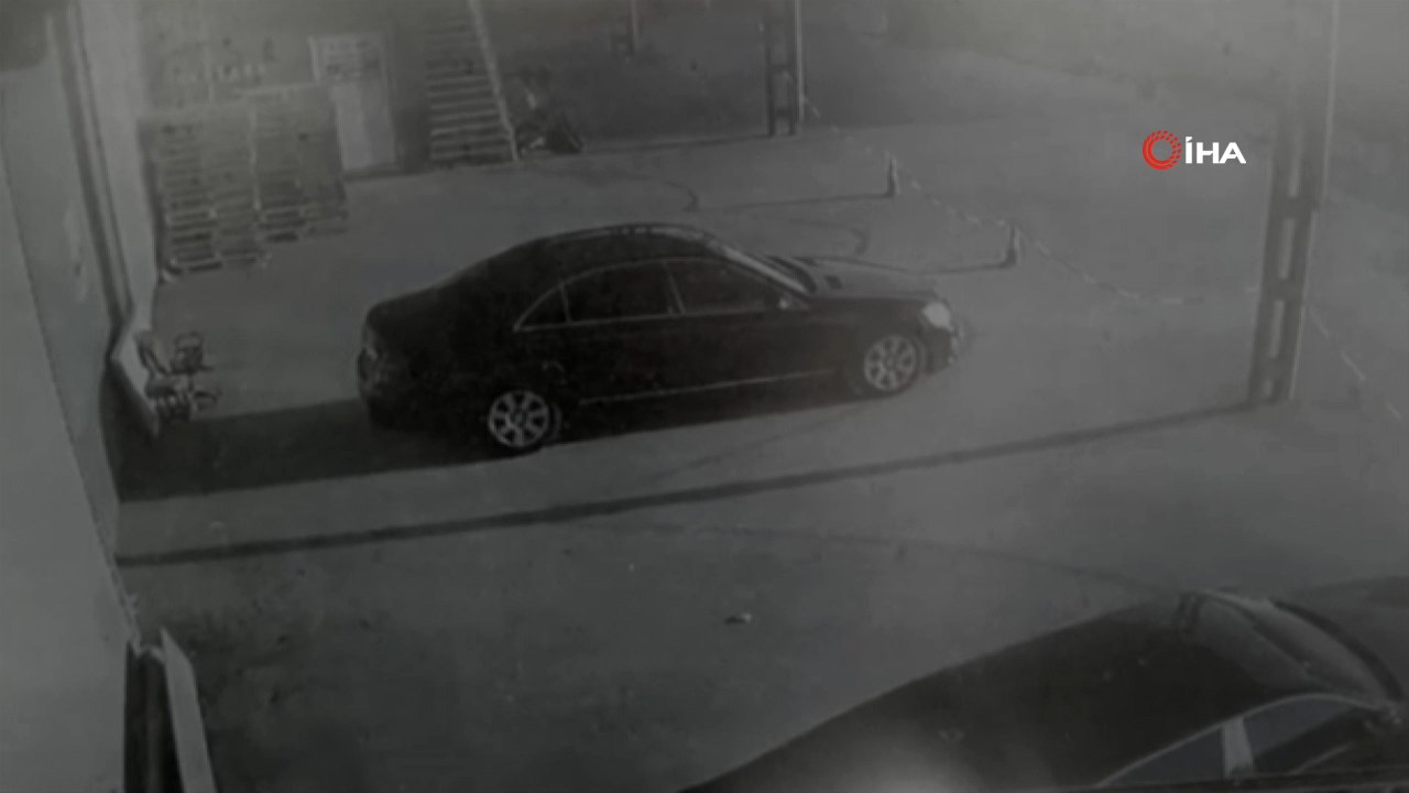 Balıkesir'de 4.6'lık deprem... Deprem anı kamerada