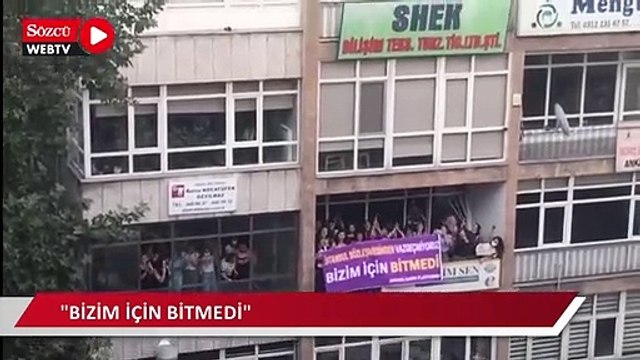Polis tarafından engellenen kadınlar, eylemlerini balkondan yaptı: Vazgeçmiyoruz!