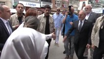 İYİ Parti Genel Başkanı Akşener, esnaf ve vatandaşlarla buluştu (2)
