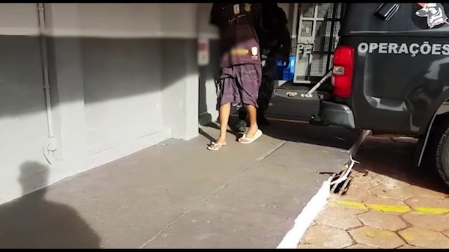 Corinthiano com mandado de prisão em aberto é detido pelo Pelotão de Choque no Bairro XIV de Novembro