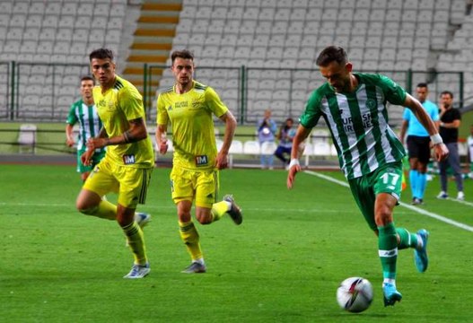 UEFA Konferans Ligi'ndeki temsilcimiz Konyaspor, rakibine 3 atarak avantajı kaptı