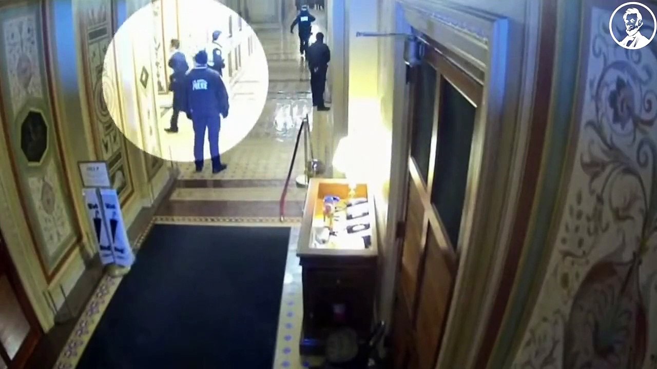 Josh Hawley fleeing the Capitol set to ‘Chariots of Fire’ #