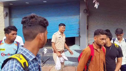 चोर शोरुम की शटर तोड़ 3 मिनट में ले गए 6 लाख के मोबाइल