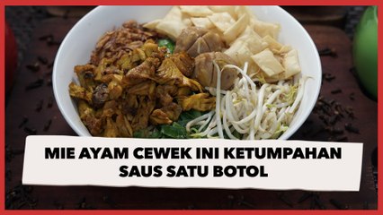 Gagal Makan Siang, Mie Ayam Cewek Ini Ketumpahan Saus Satu Botol