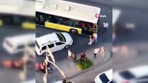 İstanbul'da yol kesip, otobüs tekmeleyen trafik canavarı kamerada