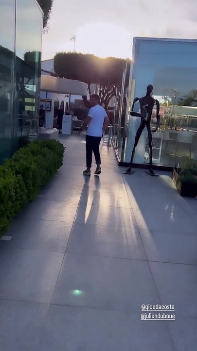 Juan Arbelaez ironise sur sa rupture avec Laury Thilleman en story Instagram