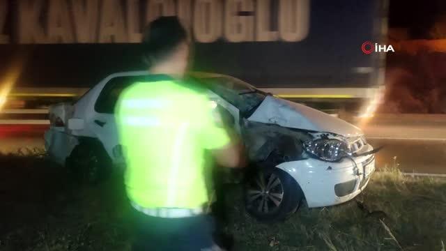 Kamyonla çarpışan otomobilden fırlayarak yaralanan sürücü ehliyetsiz çıktı