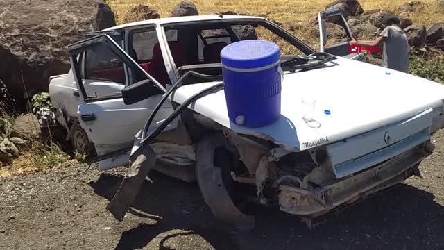 Şanlıurfa haberleri... ŞANLIURFA'DA OTOMOBİL ŞARAMPOLE DEVRİLDİ 6 YARALI