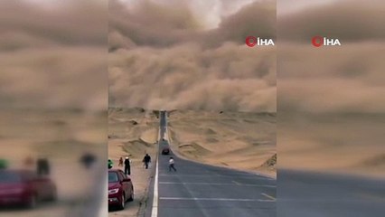 Kum fırtınası şehri yuttu! Film sahnelerini aratmayan görüntü