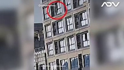 Transeúntes salvan a un niño que cayó de un sexto piso en China