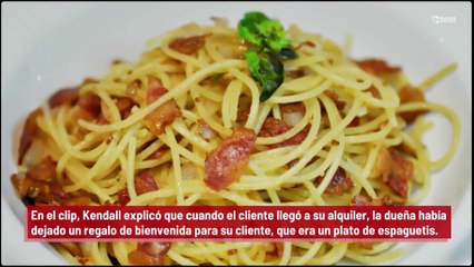 Un huésped de Airbnb acusa a su anfitrión de poner comida para... perros en su plato