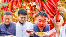 Who can eat roast-suckling pig   TikTok Funny Mukbang   Spicy Food Mukbang   Songsong and Ermao