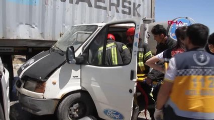 TIR'LA ÇARPIŞAN SÜT TOPLAMA KAMYONETİNİN ŞOFÖRÜ YARALANDI