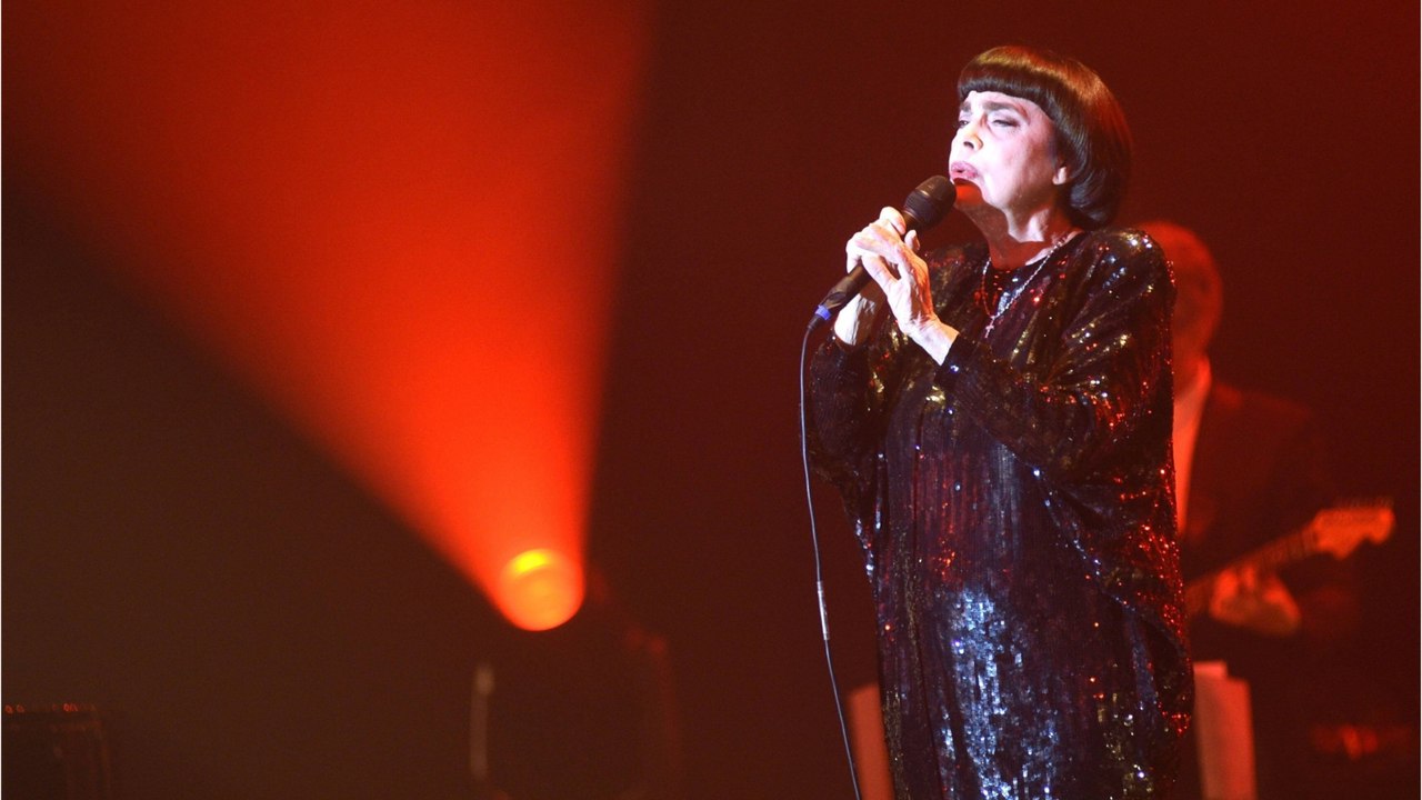 Voici : Mireille Mathieu : la folle rumeur de son histoire d’amour avec Jean-Pierre Foucault