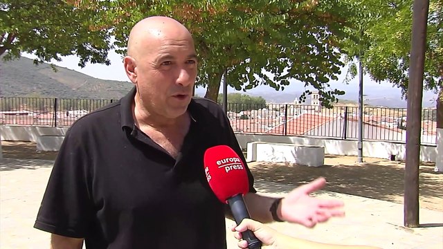 Los vecinos de Guadalcanal reciben agua embotellada por no poder consumir agua del grifo