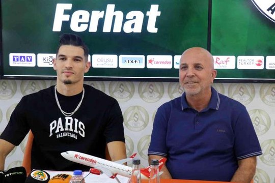 Alanyaspor, Zinedine Ferhat'ı 2 yıllığına renklerine bağladı