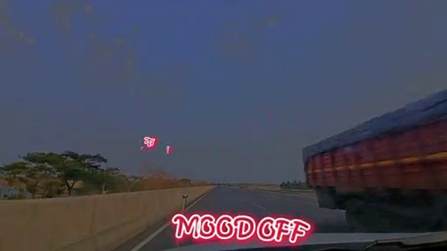 লাল শাড়ি পরিয়া কন্যা