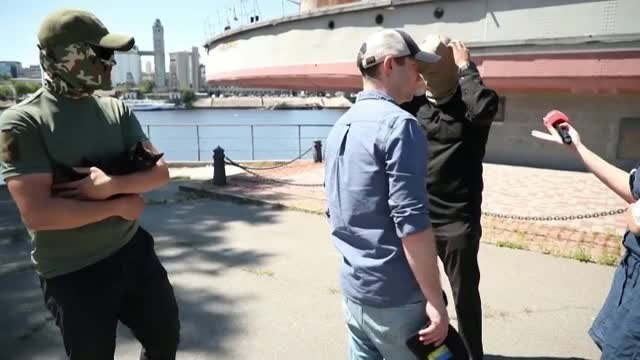 Rescatan a un gato de la isla de las Serpientes