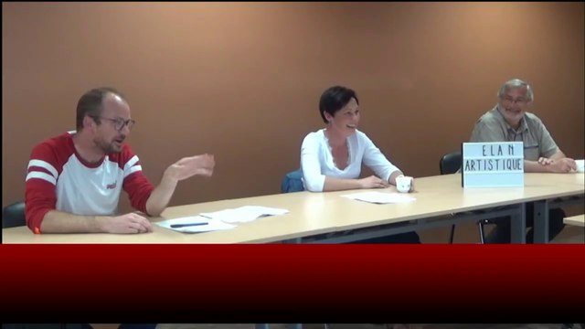 Un acteur d'une troupe normande met un membre de l'équipe dans l'embarras