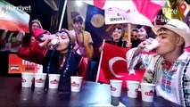 Rize'de en hızlı çay içme yarışmasında ülkeler birbirleriyle yarıştı