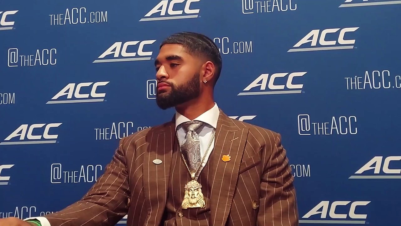 Uiagalelei On Pressure of Being Full-Time Starter