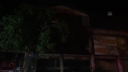 Yangın çıkan iş yeri kullanılamaz hale geldi