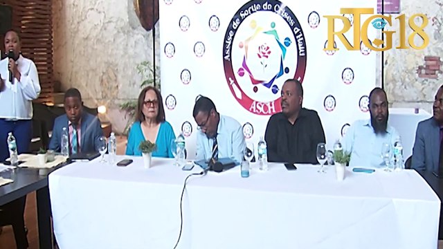 Sèk Poto Mitan òganize yon kozri ak divès jounalis ki sòti nan plizyè medya nan kapital la