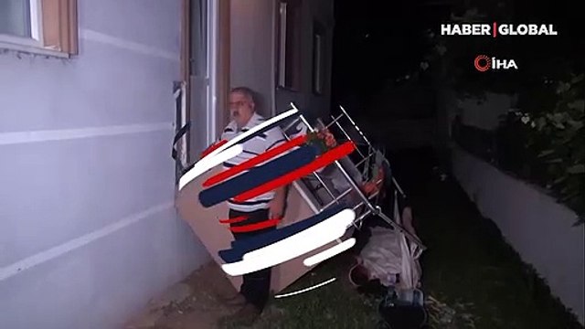 Oturdukları balkon çöken çift neye uğradığı şaşırdı
